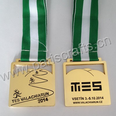Hollow Engraved Gold Medals