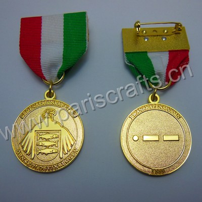 Qulified UAE Gold Award Medal With Ribbon 